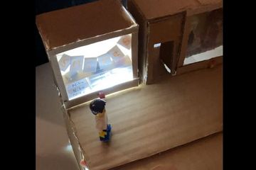 Prototyp von Schaufensterbeleuchtung mit Bewegungssensor