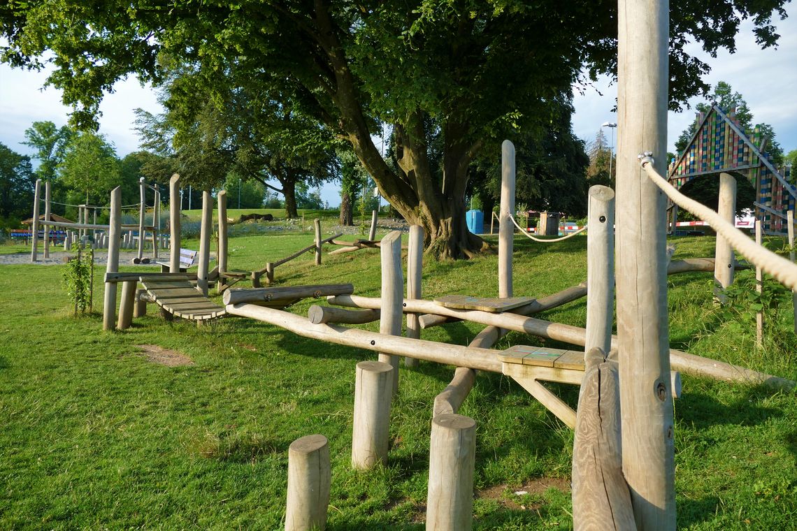 Naturnaher Spielplatz bei Schule Menziken